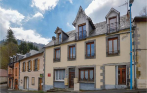 Beautiful Apartment In La Bourboule With Kitchen